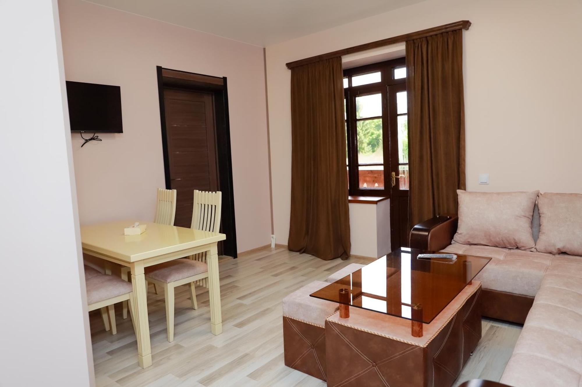 Hotel Dilijan Old Center Екстериор снимка