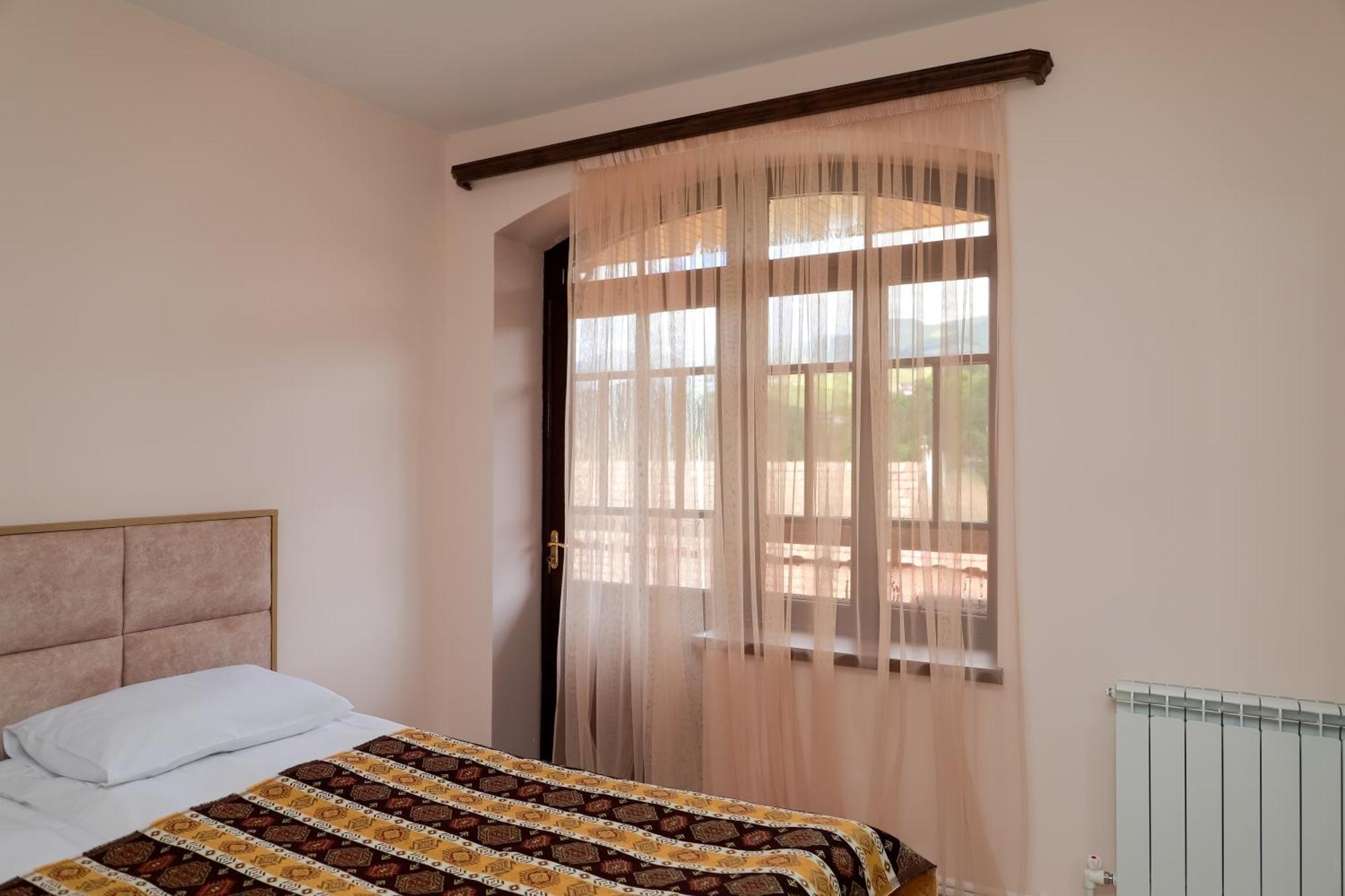 Hotel Dilijan Old Center Екстериор снимка